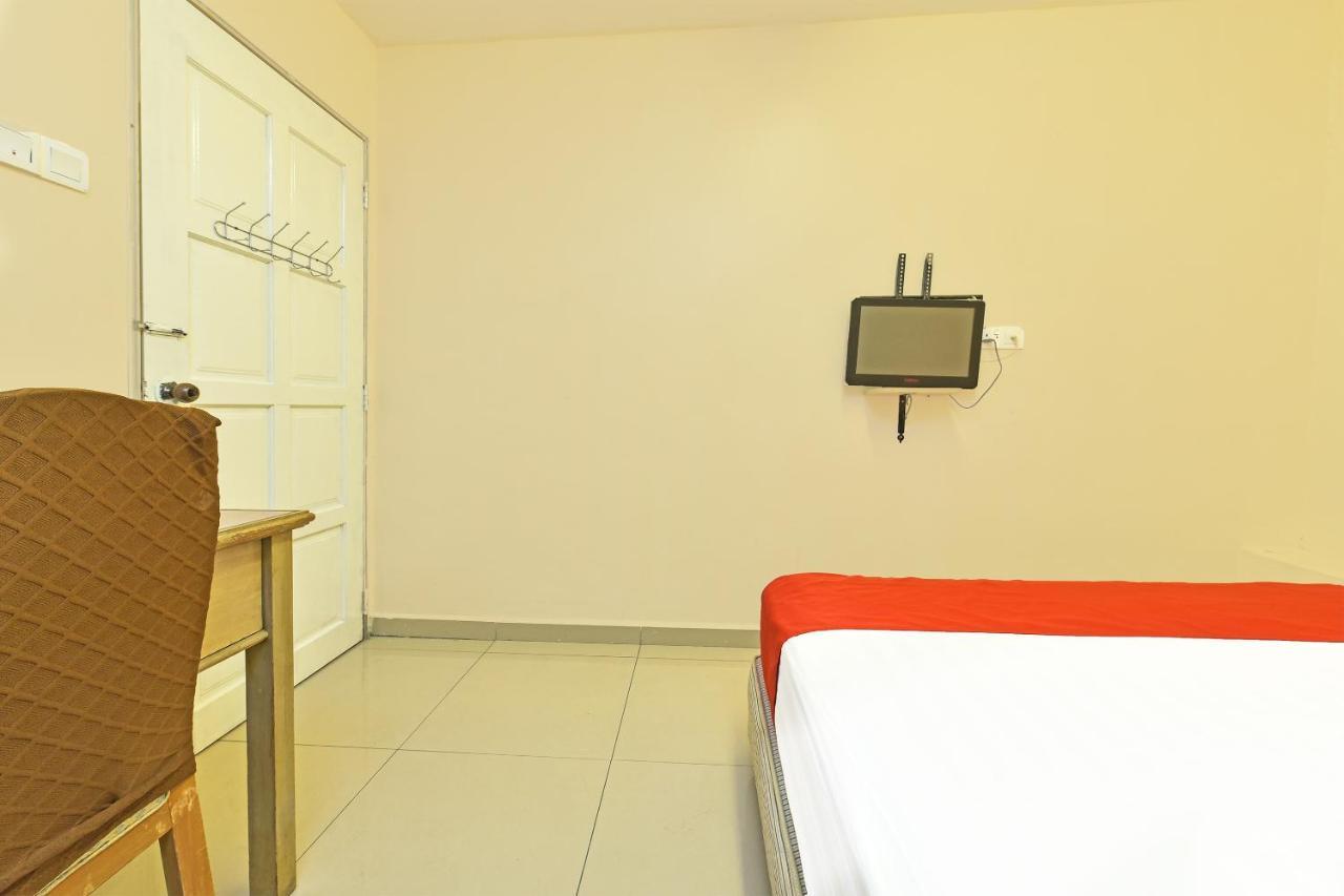 F Hotel Sungai Dua Bukit Exterior photo
