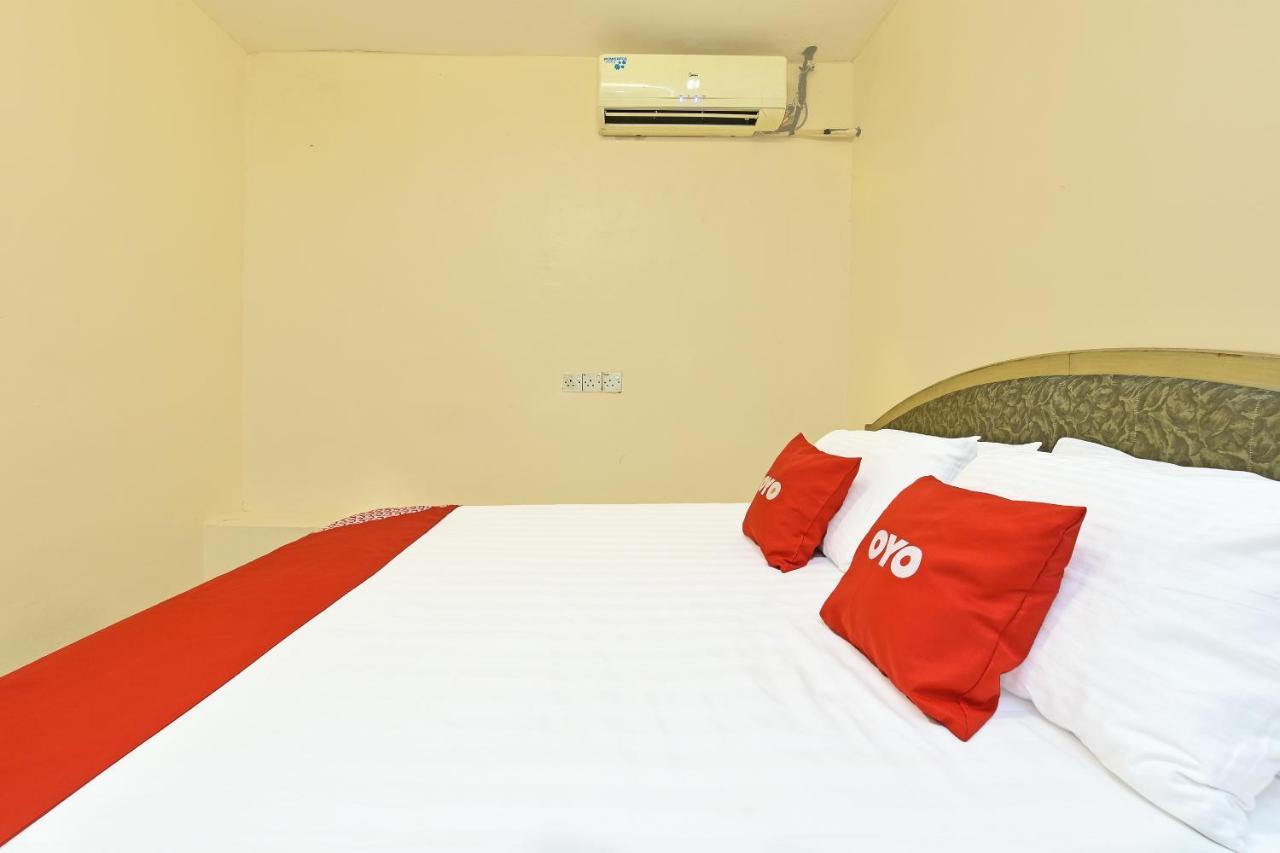 F Hotel Sungai Dua Bukit Exterior photo