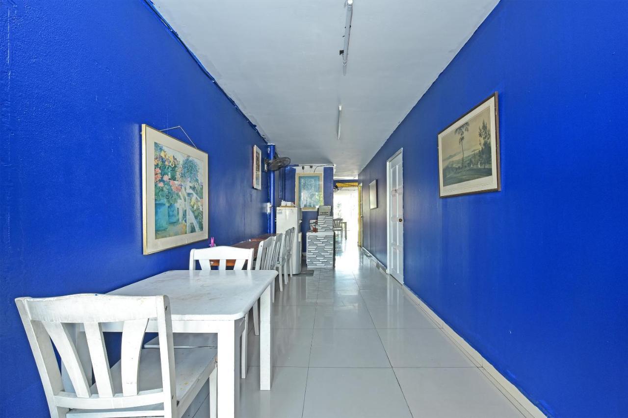 F Hotel Sungai Dua Bukit Exterior photo