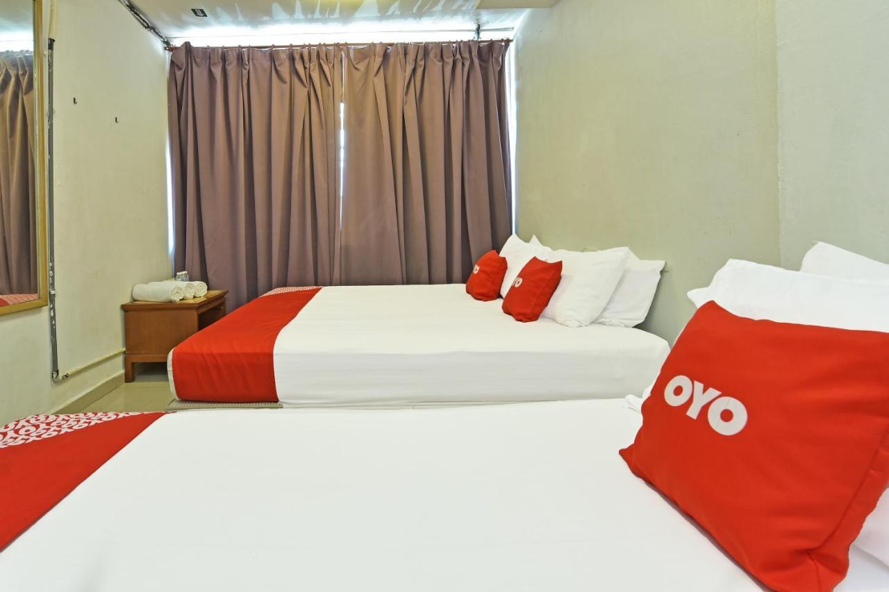 F Hotel Sungai Dua Bukit Exterior photo