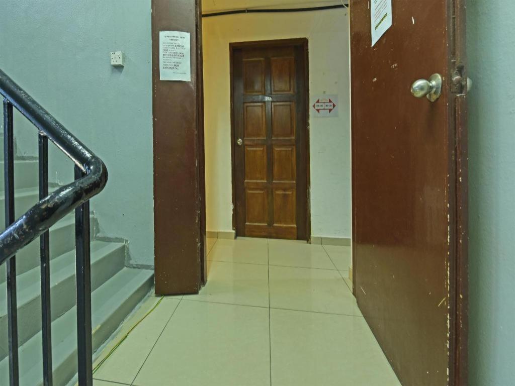 F Hotel Sungai Dua Bukit Exterior photo