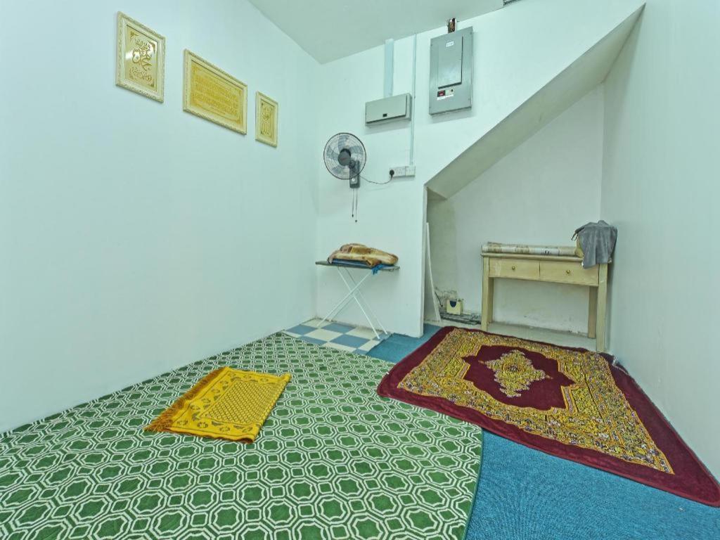 F Hotel Sungai Dua Bukit Exterior photo