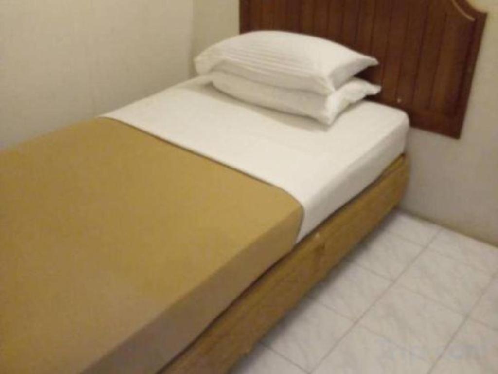 F Hotel Sungai Dua Bukit Exterior photo