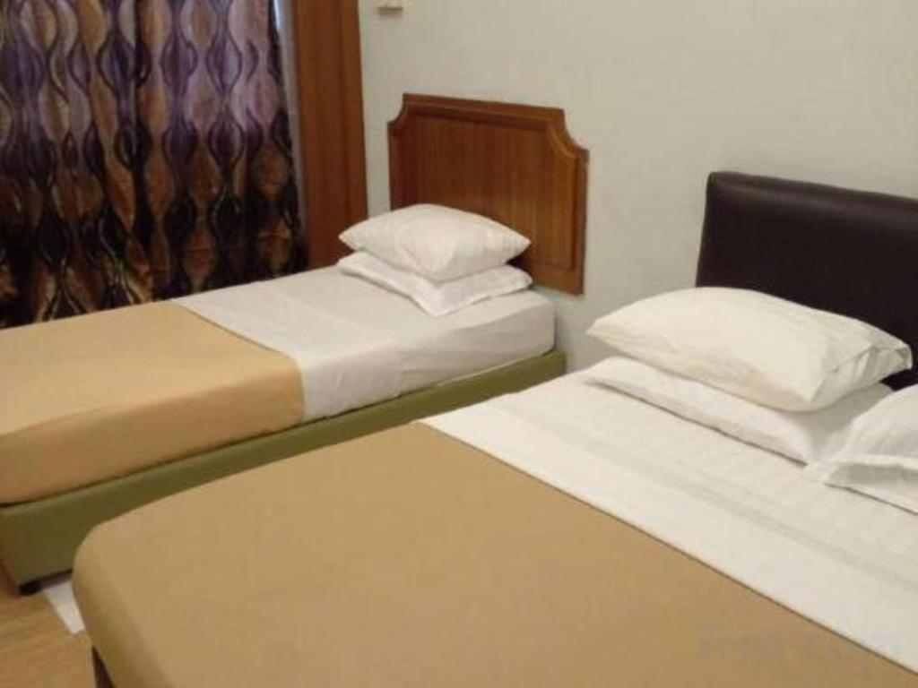 F Hotel Sungai Dua Bukit Exterior photo