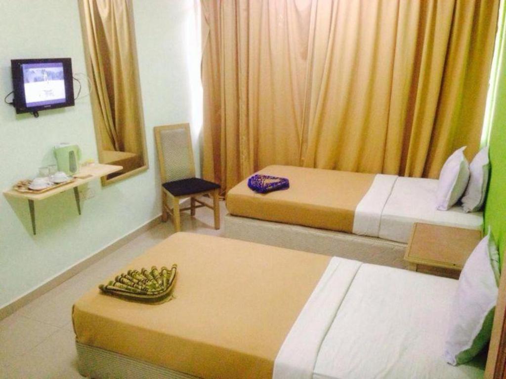 F Hotel Sungai Dua Bukit Exterior photo